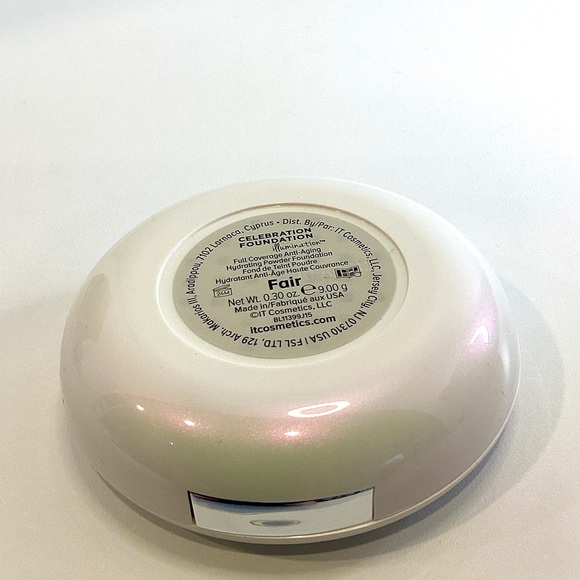 🍄 IT Cosmetics Celebration Powder Foundation and Confidence Cream Set - Picture 9 of 11